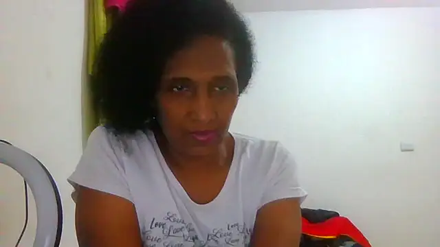 Snapshot of Aishamara chatting on 09-24-25, 05:44 Aishamara online show from 09-24-25, 05:44