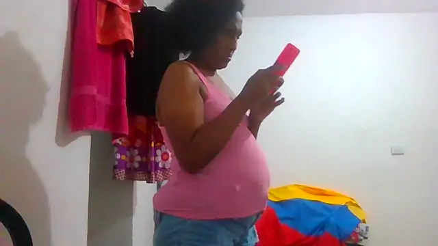 Snapshot of Aishamara chatting on 10-05-25, 06:12 Aishamara online show from 10-05-25, 06:12