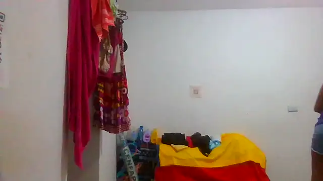 Snapshot of Aishamara chatting on 10-18-25, 11:27 Aishamara online show from 10-18-25, 11:27