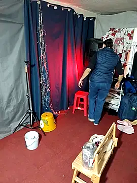 LaInsaciableIntensa online show from 12-19-25, 12:17