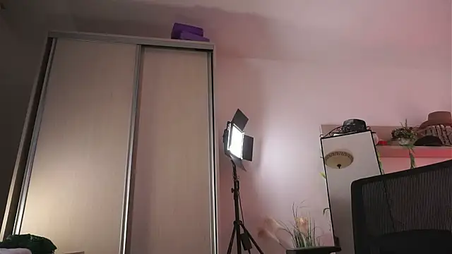 Amaliamour online show from 02-18-25, 03:21