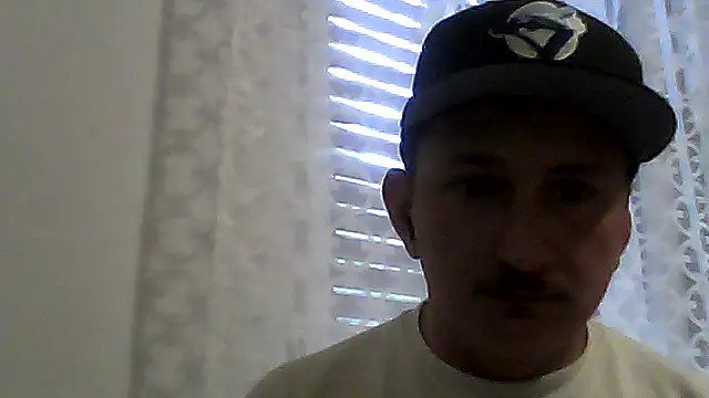 Snapshot of hjin89 chatting on 05-06-26, 01:38 hjin89 online show from 05-06-26, 01:38