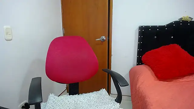Snapshot of Ursulawhite69 chatting on 01-14-25, 03:43 Ursulawhite69 online show from 01-14-25, 03:43
