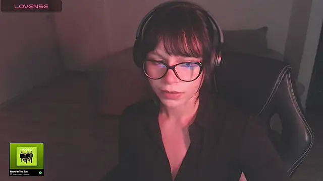 Snapshot of modjo_ chatting on 12-18-25, 06:19 modjo online show from 12-18-25, 06:19