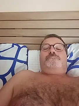 Snapshot of mike9473 chatting on 09-11-25, 06:46 mike9473 online show from 09-11-25, 06:46