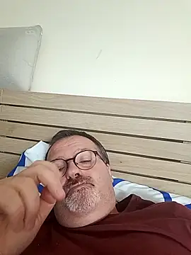 Snapshot of mike9473 chatting on 09-14-25, 01:32 mike9473 online show from 09-14-25, 01:32