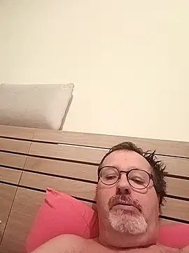 Snapshot of mike9473 chatting on 10-13-25, 08:09 mike9473 online show from 10-13-25, 08:09