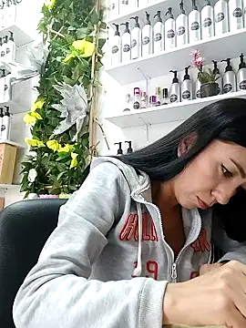 Snapshot of LunaZambrano chatting on 01-28-25, 08:58 LunaZambrano online show from 01-28-25, 08:58