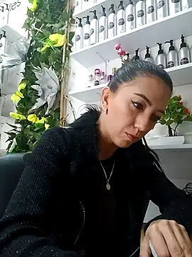 Snapshot of LunaZambrano chatting on 02-01-25, 08:16 LunaZambrano online show from 02-01-25, 08:16