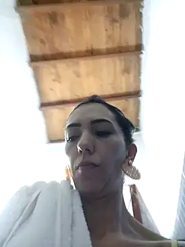 Snapshot of LunaZambrano chatting on 02-08-25, 05:39 LunaZambrano online show from 02-08-25, 05:39