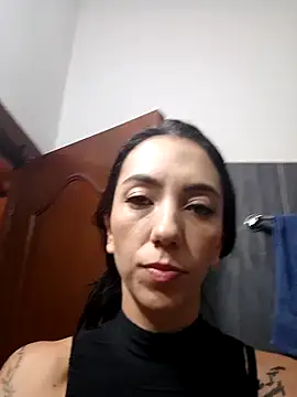 Snapshot of LunaZambrano chatting on 02-12-25, 05:58 LunaZambrano online show from 02-12-25, 05:58