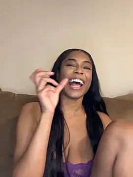 Snapshot of CandyLuxxxx chatting on 12-06-24, 09:02 CandyLuxxxx online show from 12-06-24, 09:02