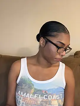 Snapshot of CandyLuxxxx chatting on 12-12-24, 05:37 CandyLuxxxx online show from 12-12-24, 05:37