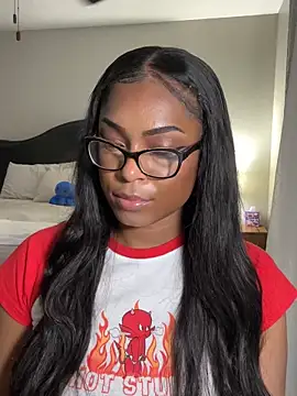 Snapshot of CandyLuxxxx chatting on 02-16-25, 05:48 CandyLuxxxx online show from 02-16-25, 05:48