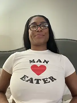 Snapshot of CandyLuxxxx chatting on 02-20-25, 11:42 CandyLuxxxx online show from 02-20-25, 11:42