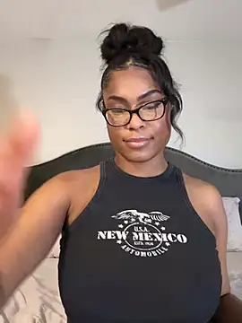 Snapshot of CandyLuxxxx chatting on 03-15-25, 12:25 CandyLuxxxx online show from 03-15-25, 12:25