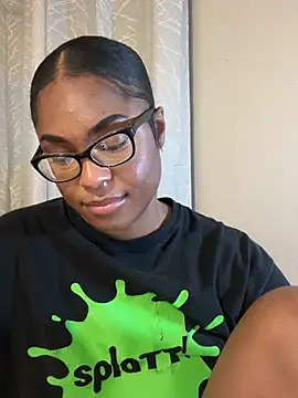 Snapshot of CandyLuxxxx chatting on 03-23-25, 03:54 CandyLuxxxx online show from 03-23-25, 03:54