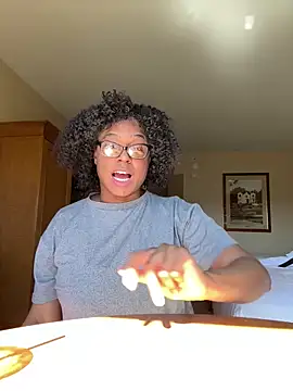 Snapshot of CandyLuxxxx chatting on 02-21-26, 08:43 CandyLuxxxx online show from 02-21-26, 08:43