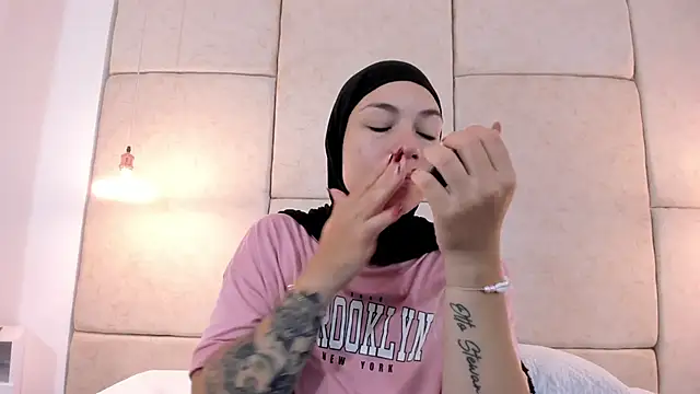 aisha vs online show from 10-03-25, 12:57