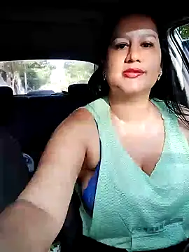 Snapshot of keilymadam chatting on 12-26-24, 12:27 keilymadam online show from 12-26-24, 12:27