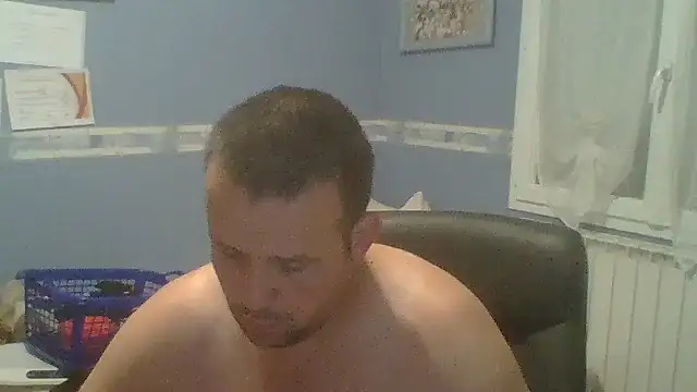 manubm03 online show from 09-17-25, 04:14