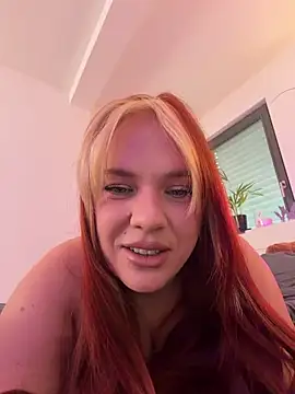 AnjaAmelia online show from 04-12-26, 09:36