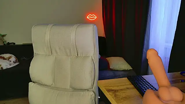 Snapshot of MishaMILF chatting on 12-13-24, 11:45 MishaMILF online show from 12-13-24, 11:45