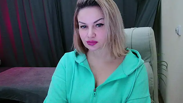 Snapshot of MishaMILF chatting on 03-01-25, 07:37 MishaMILF online show from 03-01-25, 07:37