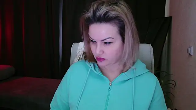 Snapshot of MishaMILF chatting on 03-14-25, 09:14 MishaMILF online show from 03-14-25, 09:14