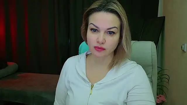 Snapshot of MishaMILF chatting on 03-17-25, 05:01 MishaMILF online show from 03-17-25, 05:01