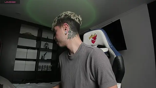 Snapshot of _morghan_ chatting on 12-16-24, 07:10 morghan online show from 12-16-24, 07:10