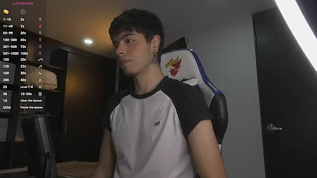 Snapshot of _morghan_ chatting on 10-16-25, 11:17 morghan online show from 10-16-25, 11:17