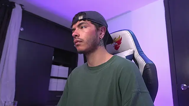 Snapshot of _morghan_ chatting on 04-10-26, 01:33 morghan online show from 04-10-26, 01:33