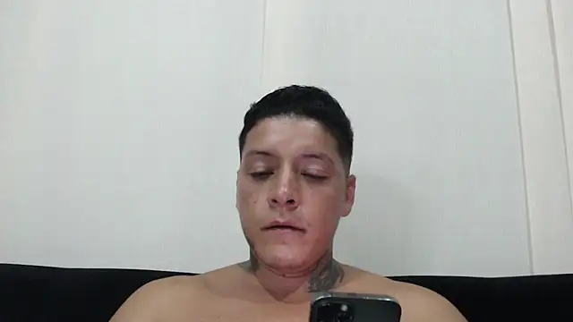 Snapshot of EvandMikeePh chatting on 02-25-26, 12:09 EvandMikeePh online show from 02-25-26, 12:09