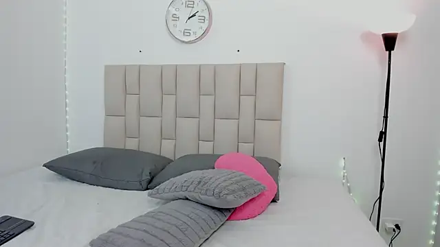 Sofia Blosom online show from 04-18-26, 07:07