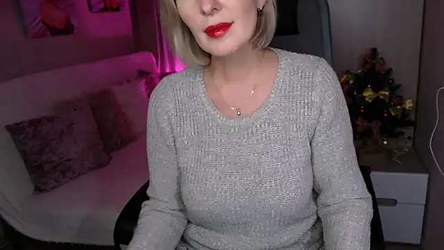 Snapshot of sensualEmilia chatting on 01-09-25, 06:26 sensualEmilia online show from 01-09-25, 06:26