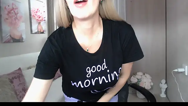 Snapshot of sensualEmilia chatting on 02-12-25, 07:56 sensualEmilia online show from 02-12-25, 07:56