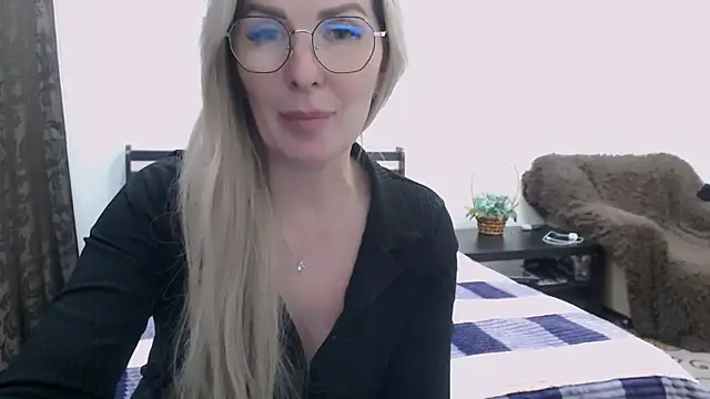 Snapshot of sensualEmilia chatting on 03-22-25, 07:31 sensualEmilia online show from 03-22-25, 07:31