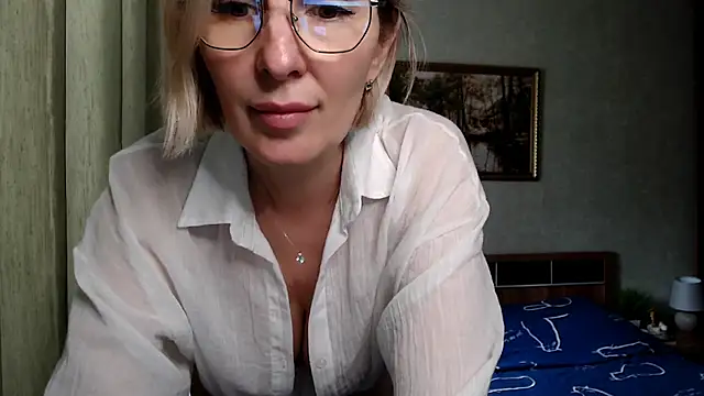 Snapshot of sensualEmilia chatting on 05-29-26, 07:28 sensualEmilia online show from 05-29-26, 07:28