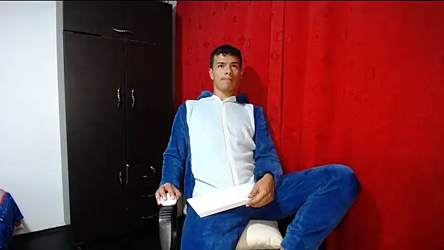 Deiby casas online show from 10-13-25, 08:36