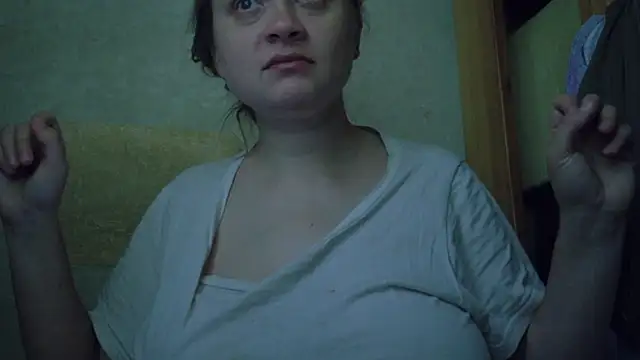 Snapshot of FrumCake chatting on 06-29-26, 01:00 FrumCake online show from 06-29-26, 01:00