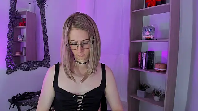 KimberlyJohnsoon online show from 11-24-25, 03:56