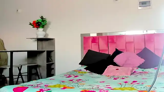 the queen aleja online show from 12-02-25, 01:39