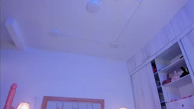 Snapshot of mia_hank chatting on 01-21-25, 02:37 mia hank online show from 01-21-25, 02:37