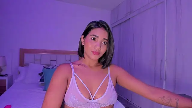 Snapshot of mia_hank chatting on 02-15-25, 11:39 mia hank online show from 02-15-25, 11:39