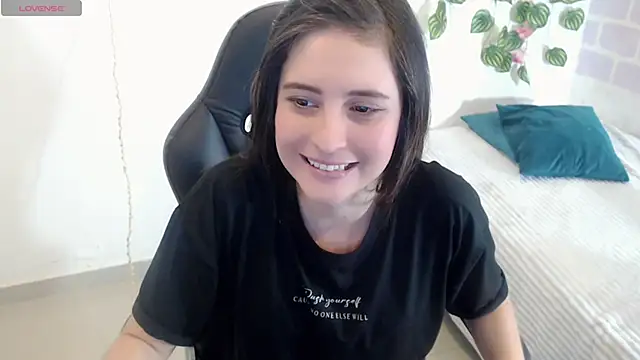 Snapshot of tania_sweet__ chatting on 01-28-25, 04:41 tania sweet online show from 01-28-25, 04:41