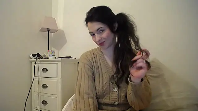 Snapshot of desirmiss1 chatting on 02-09-25, 12:41 desirmiss1 online show from 02-09-25, 12:41