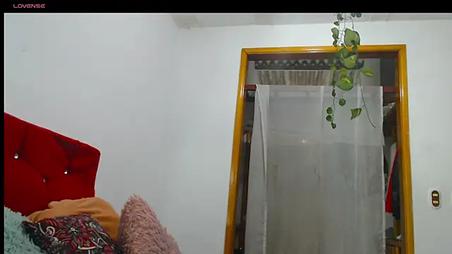 Snapshot of LAICK_01 chatting on 04-29-26, 05:11 LAICK 01 online show from 04-29-26, 05:11