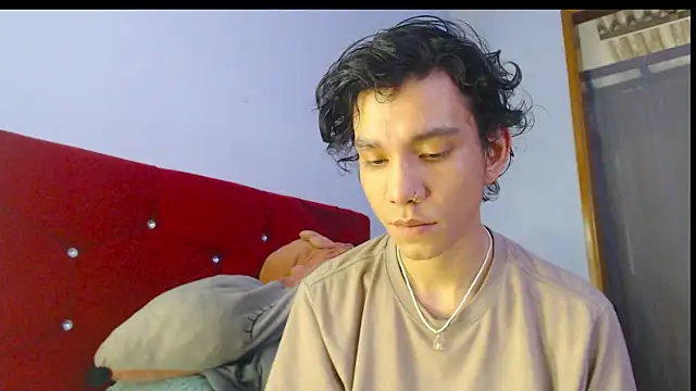 Snapshot of LAICK_01 chatting on 05-05-26, 04:42 LAICK 01 online show from 05-05-26, 04:42