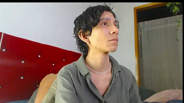 Snapshot of LAICK_01 chatting on 05-12-26, 03:58 LAICK 01 online show from 05-12-26, 03:58